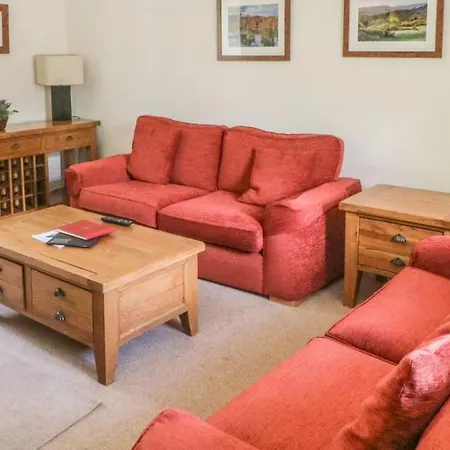 Greenhowes, Graythwaite * Rusland